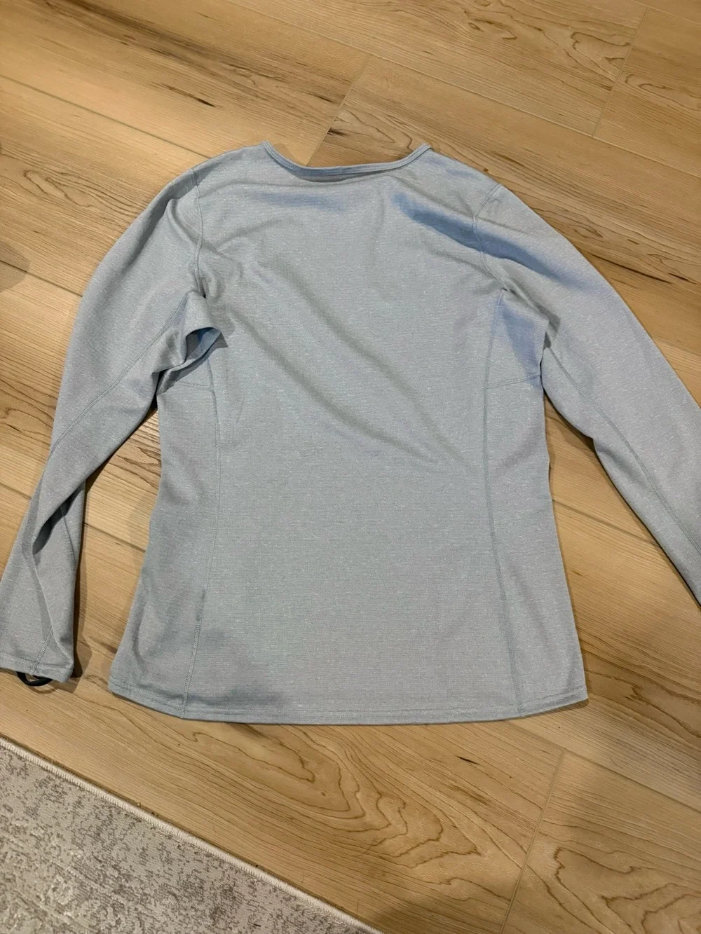 Patagonia‎ womens Capilene Midweight Crew base layer size medium light grey